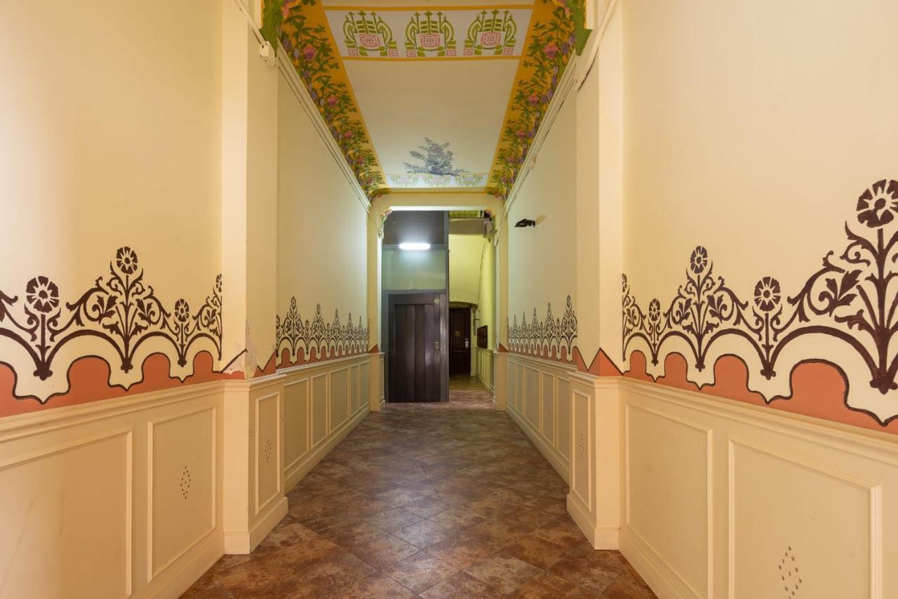 Апартаменты Casa Cosi - Patio 2 Барселона Экстерьер фото